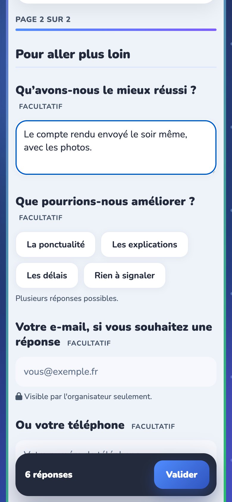 La page 2 sur 2 du questionnaire : barre de progression pleine, une question ouverte remplie, un choix multiple, et les champs e-mail (« Visible par l'organisateur seulement ») et téléphone